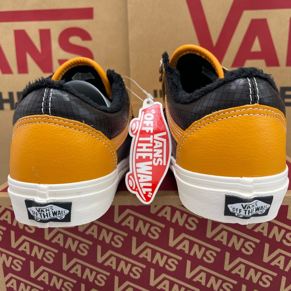 Vans WMNS Old Skool Mte
(Mte) Apricot/Black
VN0A348F2NF Sneakers - Picture 13 of 16